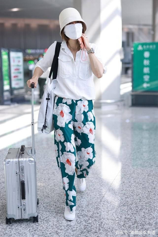 马伊琍|马伊琍穿“花裤子”失手了,若不是腿细身材好,谁能认出是明星?