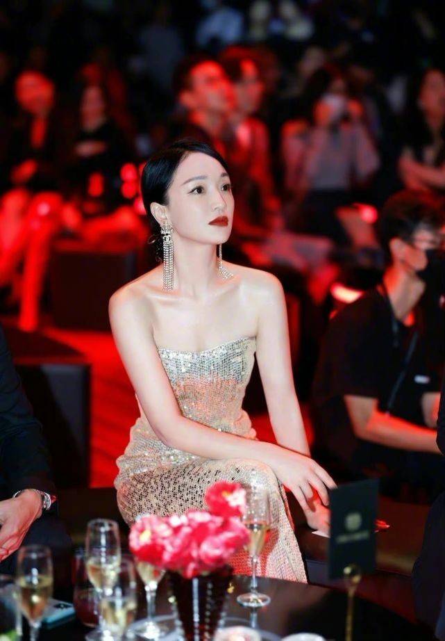 廓形|周迅最新代言再爆冷门！为“人民品牌”拍大片，国货高级感太开挂