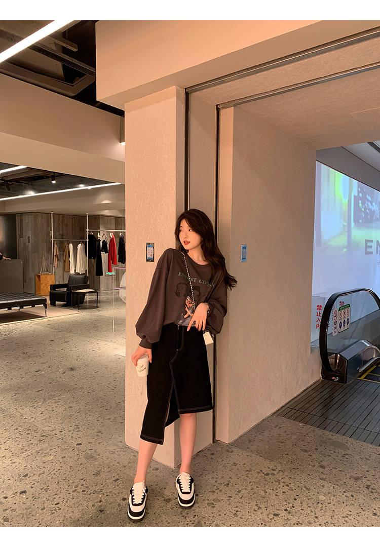 卫衣|学唐艺昕这样穿,简单的卫衣搭配半裙,叠穿出时髦感