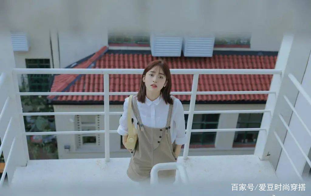 发型|你适合什么样的短发？该如何搭配秋装？