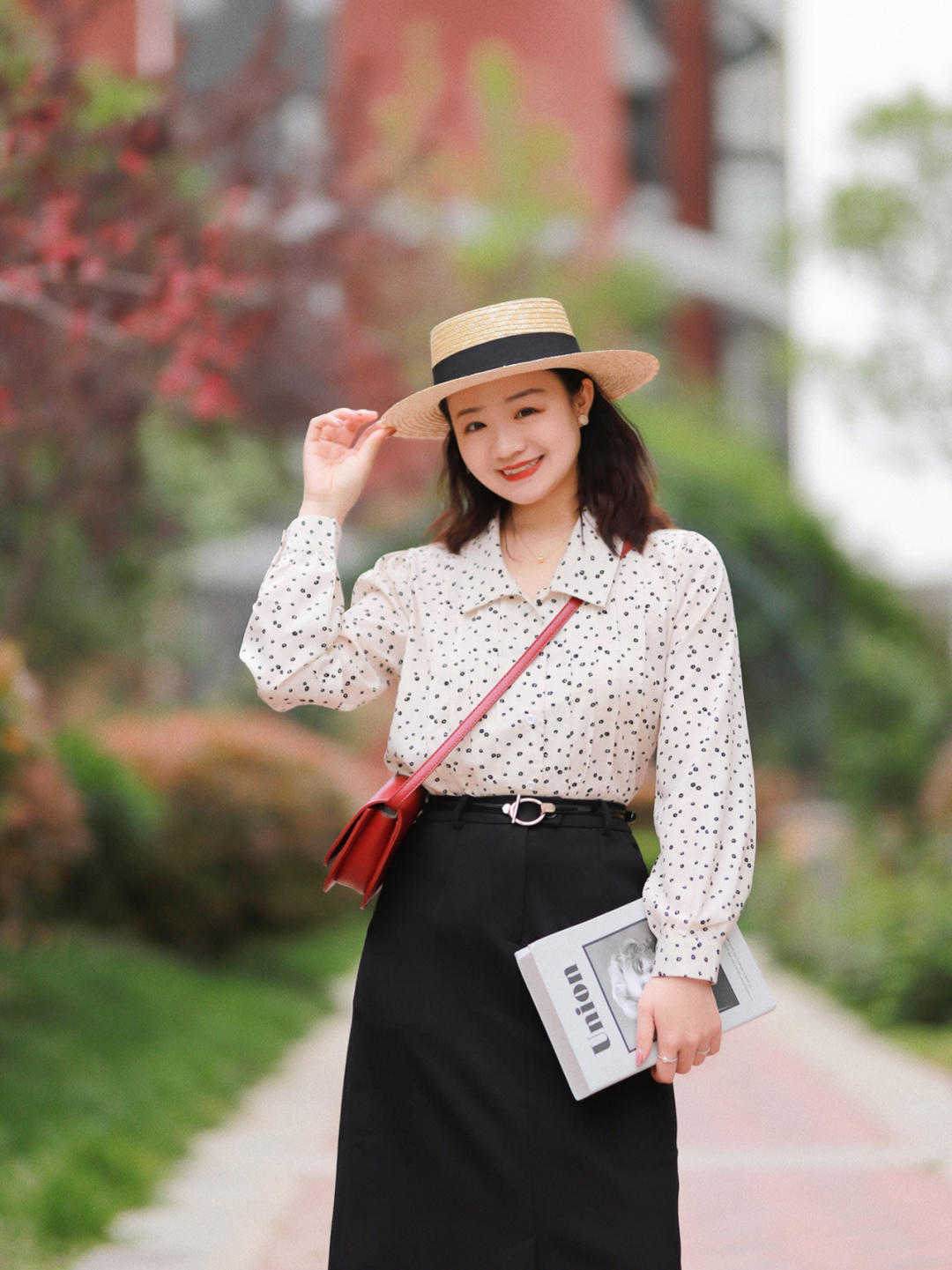 身材|“腿胖”的女生可以尝试这样穿，衬衫搭配半身裙，修身又洋气