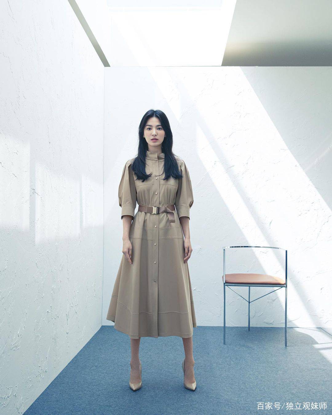 身材|宋慧乔双腿修长,穿华丽长裙堪比超模,搭配高跟鞋显高提气质!