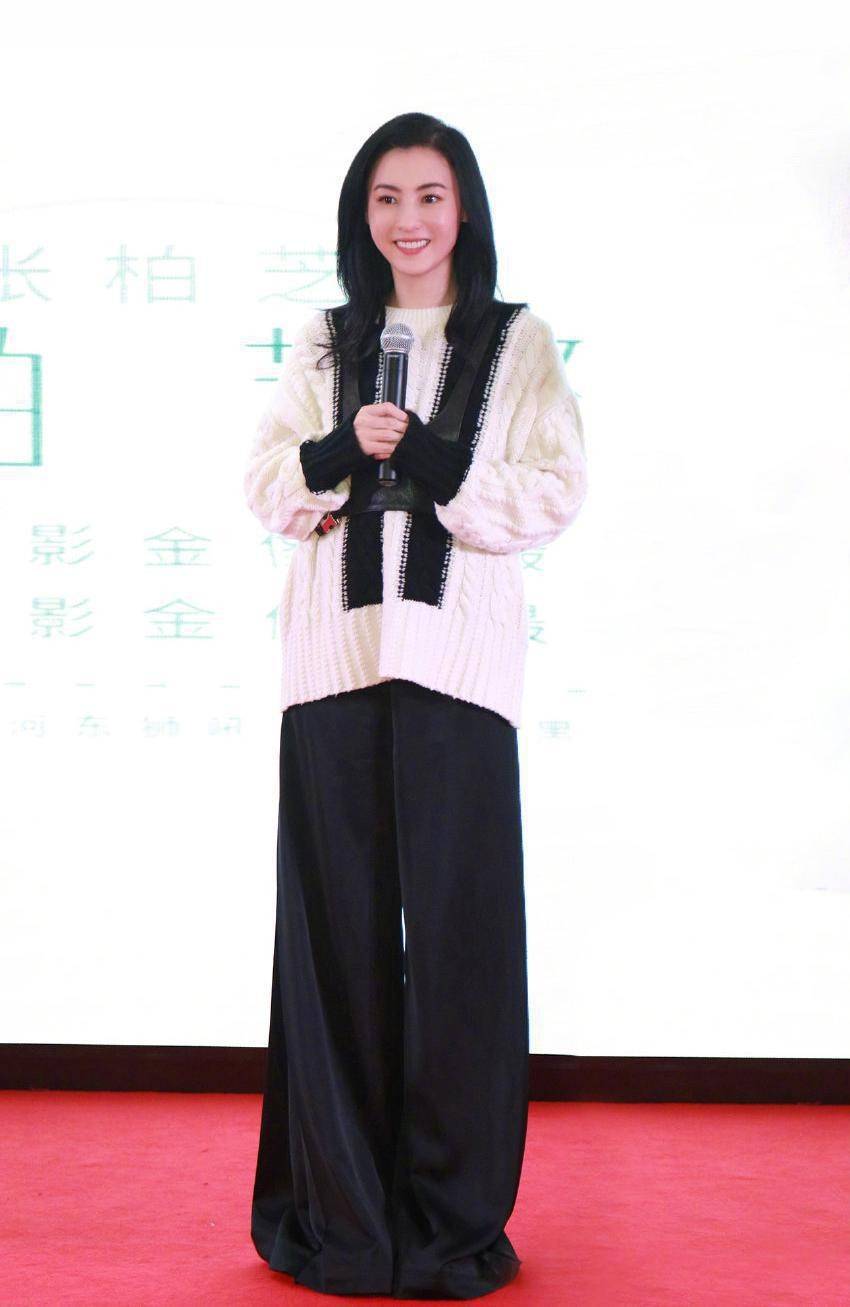 卫衣|美人终究也会老，张柏芝虽然气质依旧未变，但笑起来不太自然