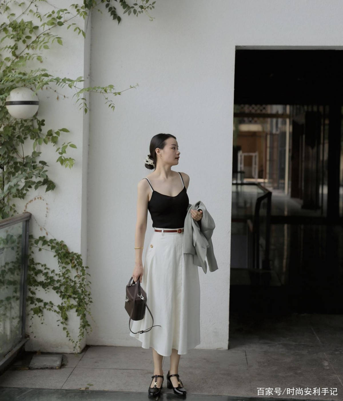 整体|今夏，穿裙子尽量别搭这2双鞋，自以为很时髦，其实显矮还掉档次