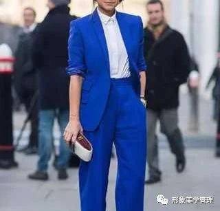 能力|面试VS职场怎么穿:色彩你都搞混,怎么升职加薪?