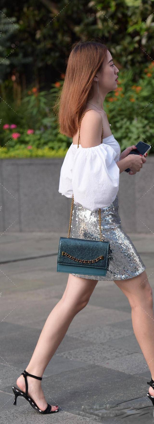 身材|对美女来说穿瑜伽裤有两个好处:一个是显身材,另一个是好搭配