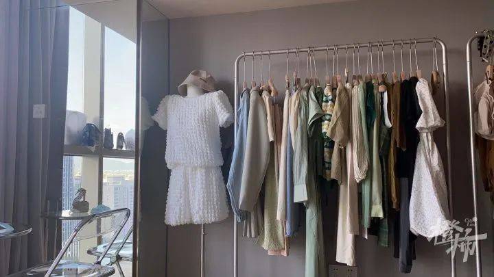 写字楼|卖衣服还教你搭配，杭州写字楼里的“女装工作室”，你会去逛吗？