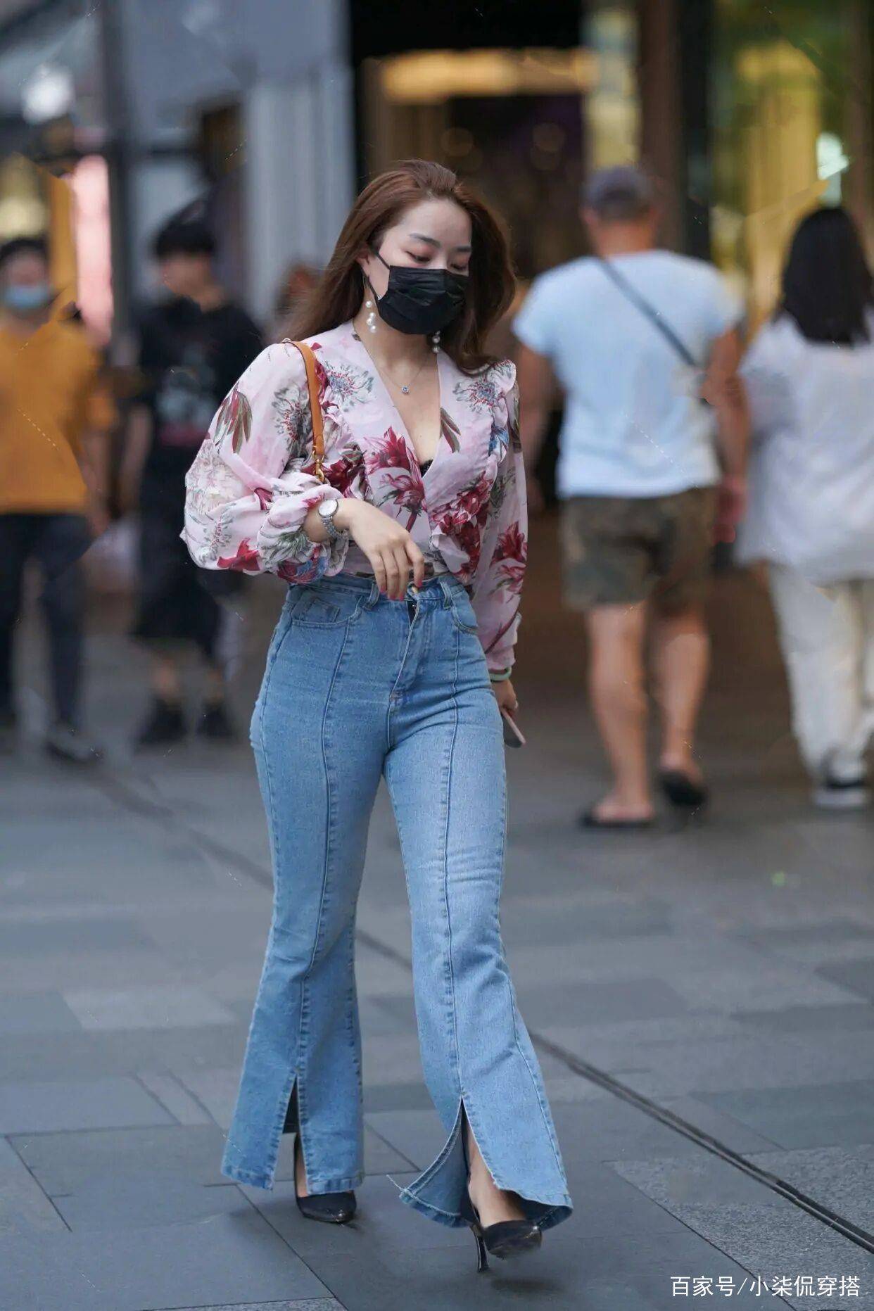 女士|不要总是“一身黑”，40岁的女性穿搭要多变，这样才更优雅洋气！