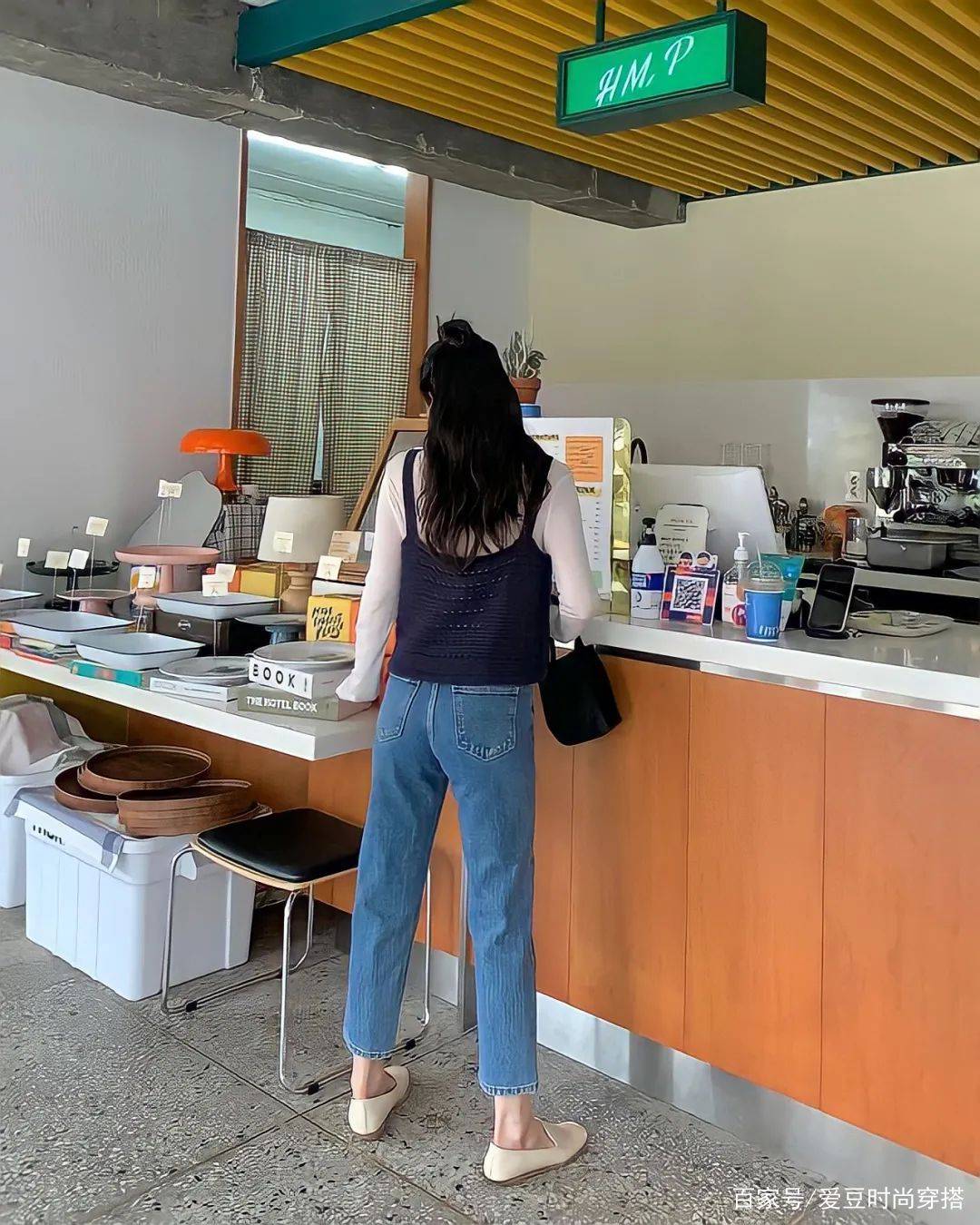 西装|针织衫+奶奶裤，牛仔外套+奶奶裤，今秋流行这么穿