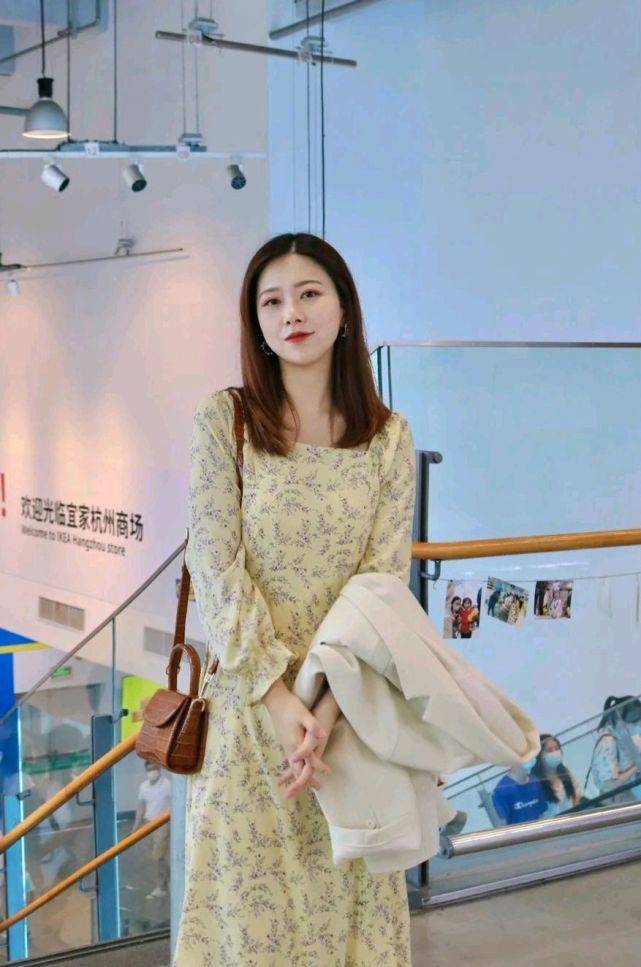 小个子|小个子女生想要穿出高级感，并不是一味地扮嫩，优雅穿搭就很好看