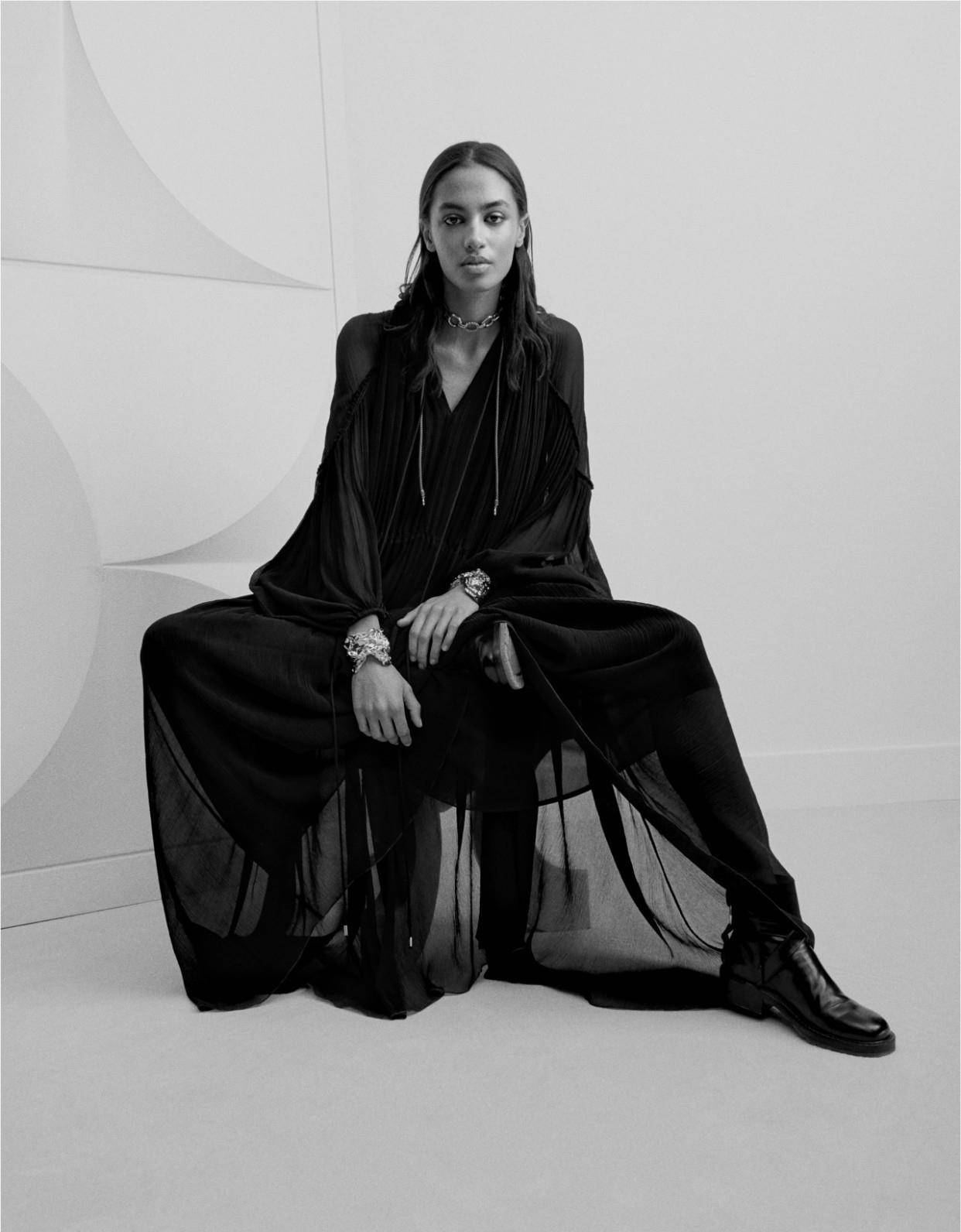 本质|2020早秋服装:让服装本质说故事,Chloe用基本元素大玩穿搭游戏