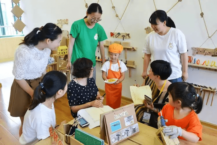 人口|北京幼儿园出现“一孩难求”，招不满人成了大问题，二孩都去哪了