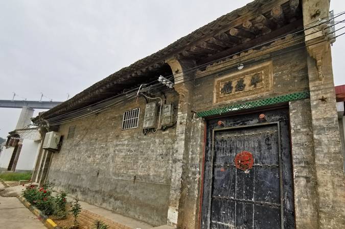 陕西平凡小村庄，里面遍地四合院古建筑，究竟什么来头？
