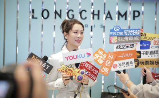 经验|日常出行穿衬衫怎么搭，老戏骨海清有经验，帮你时髦保暖两不误