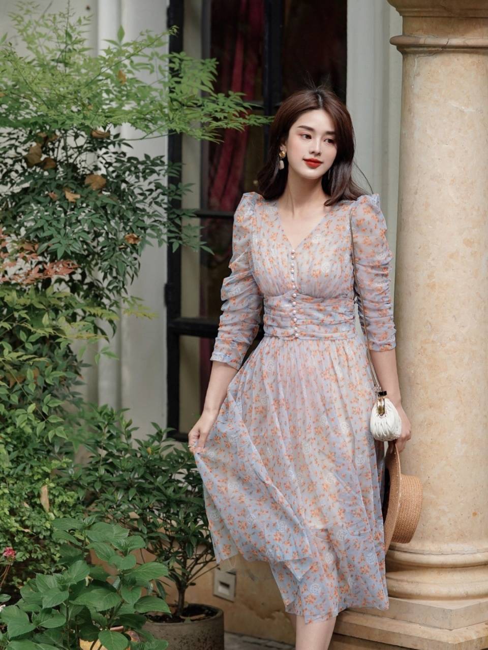 卫衣|衣不必多和也不必贵,秋天拥有这几款碎花裙,照样美得出众