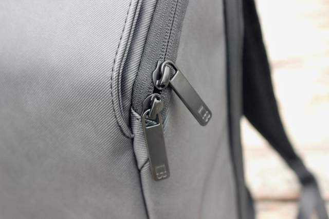 真皮|地平线8号“零感”背包,“零感”是噱头还是真材实料?