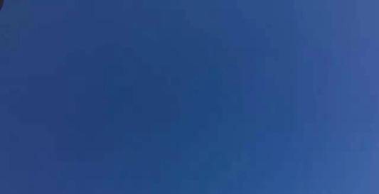 进行|女人过了40岁，少穿黑白灰！多穿这个“高级色”，时髦减龄很显白