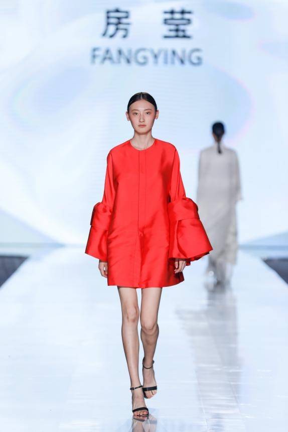 文化|2021服贸会首现时尚新亮点，首钢园迎来房莹国风大师秀