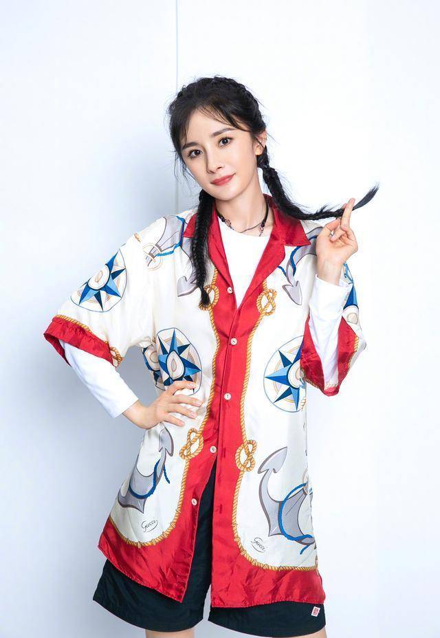 杨幂|杨幂新戏古装美出新高度!头戴粉凤冠美成古装颜霸,穿粉衣像18岁