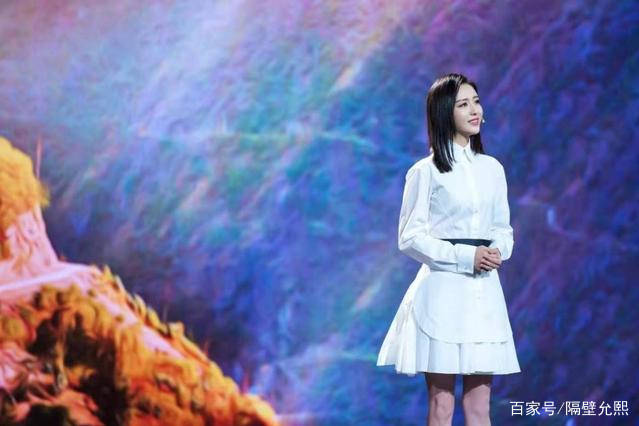 整体|佟丽娅宣传棉花不遗余力，穿纯棉衬衫现身活动，宣传效果比超模好