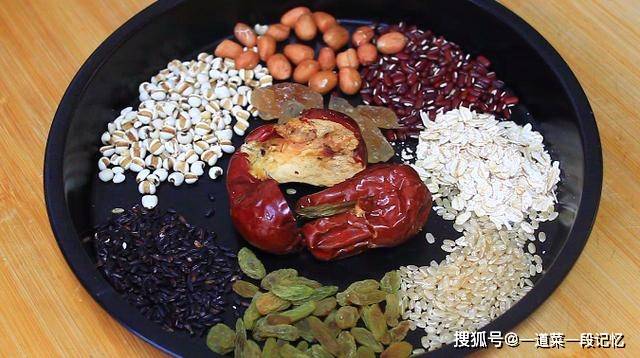 成本|晒晒我家的早餐,成本20元,有肉还有菜,全家人吃着特別开心