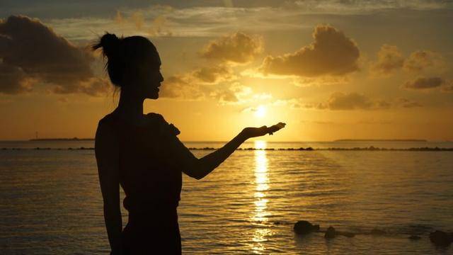 要求|异性相处，对你提这些要求的人，大多是因为太在乎你了