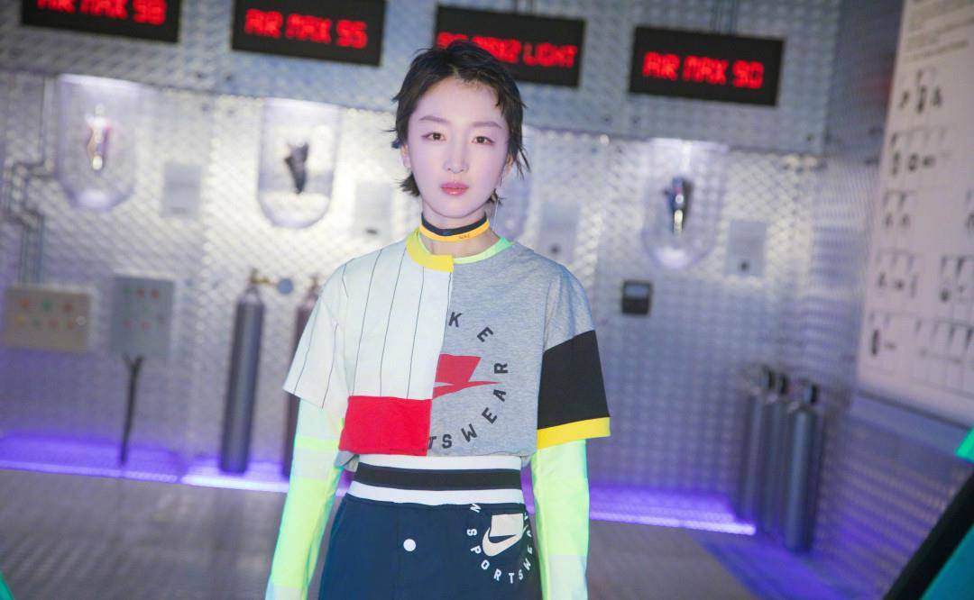 女神|宋佳穿睡衣也时尚,倪妮成街拍女神,论私服穿搭的秘密