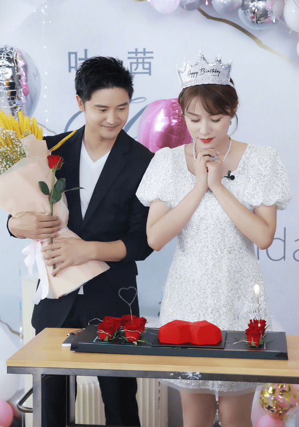 公主|田亮的妻子真会打扮，过生日穿的像个公主，感觉不太像俩孩子的妈