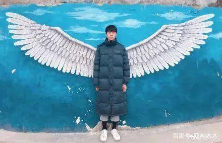 校服|中戏校服成最IN时尚单品！众多明星抢着穿，代购一件难求！