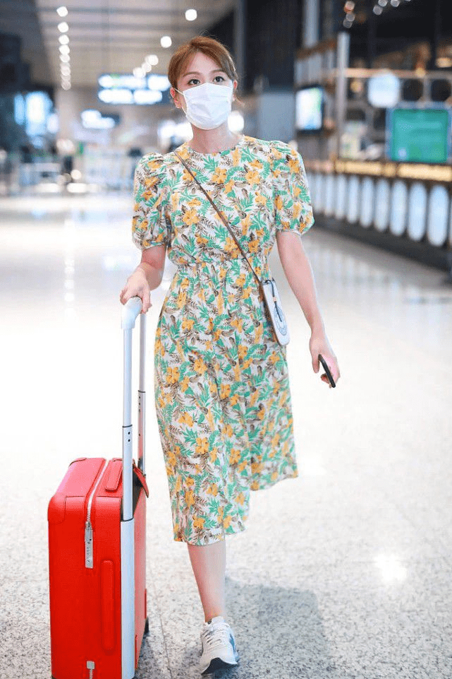 公主|田亮的妻子真会打扮，过生日穿的像个公主，感觉不太像俩孩子的妈