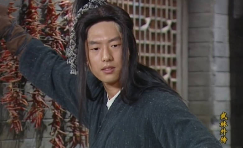 他还曾经被导演抓来客串杀手凌腾云.