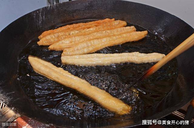 葱花|早饭别去早餐店了,2个土豆5个鸡蛋,营养又美味,比包子还要好吃