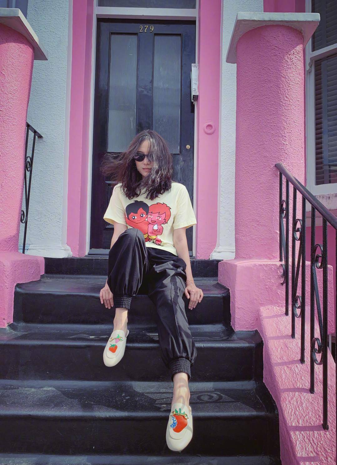 女神|宋佳穿睡衣也时尚,倪妮成街拍女神,论私服穿搭的秘密