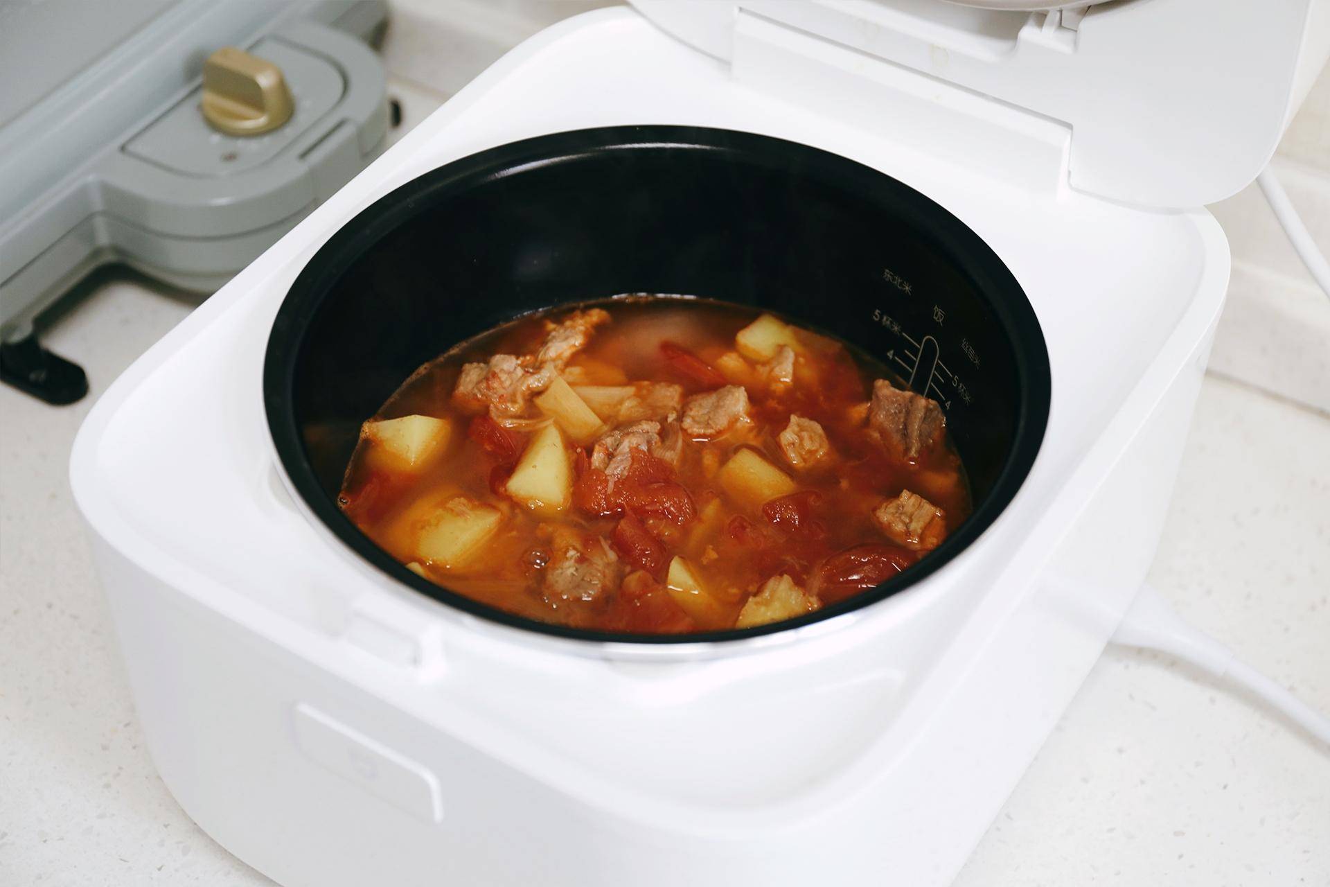 番茄洋葱牛腩电饭煲 f7c8d01b4eec435c99ee9b8ccb4b1fd8.jpeg