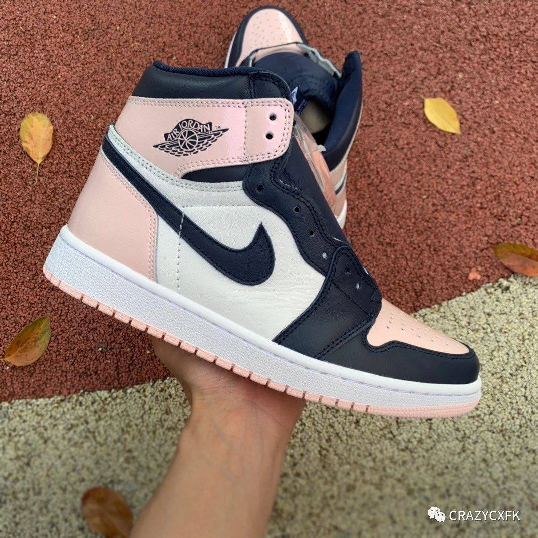 泡泡糖|乔丹 Air Jordan 1 High OG Atmosphere 白蓝樱花粉泡泡糖高帮篮球鞋