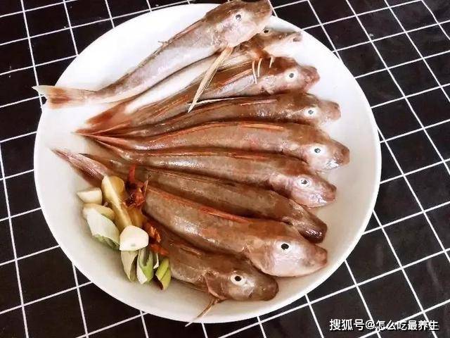 製作方法:紅娘子魚,蔥薑蒜,料酒,白糖,醬油,鹽,幹辣椒主要食材:【乾燒