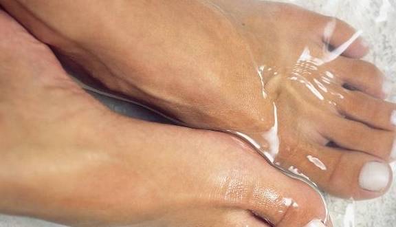 睡前多久不能泡脚 7eb8fd44664644939bddcc1d8982c0cd.jpeg