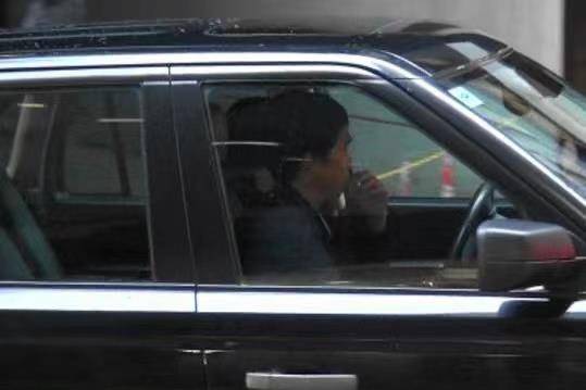 梁天王|刘嘉玲生活高调奢侈，梁朝伟低调俭朴，夫妻两人太互补