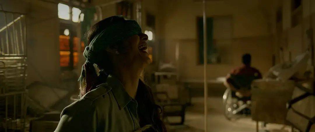 治愈|脑洞大、欢乐多，这部印度高分悬疑片也太治愈了！