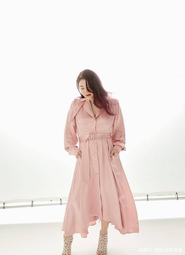 整体|一手捧红范爷的杨天真会穿，穿连衣裙也有小蛮腰，丰腴身材有看头