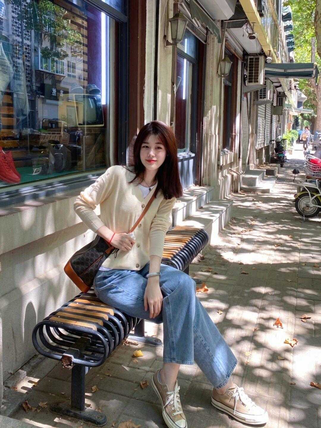 颜色|秋天裤子不用买太多,这几款就够了,显高还修身,高级洋气又减龄