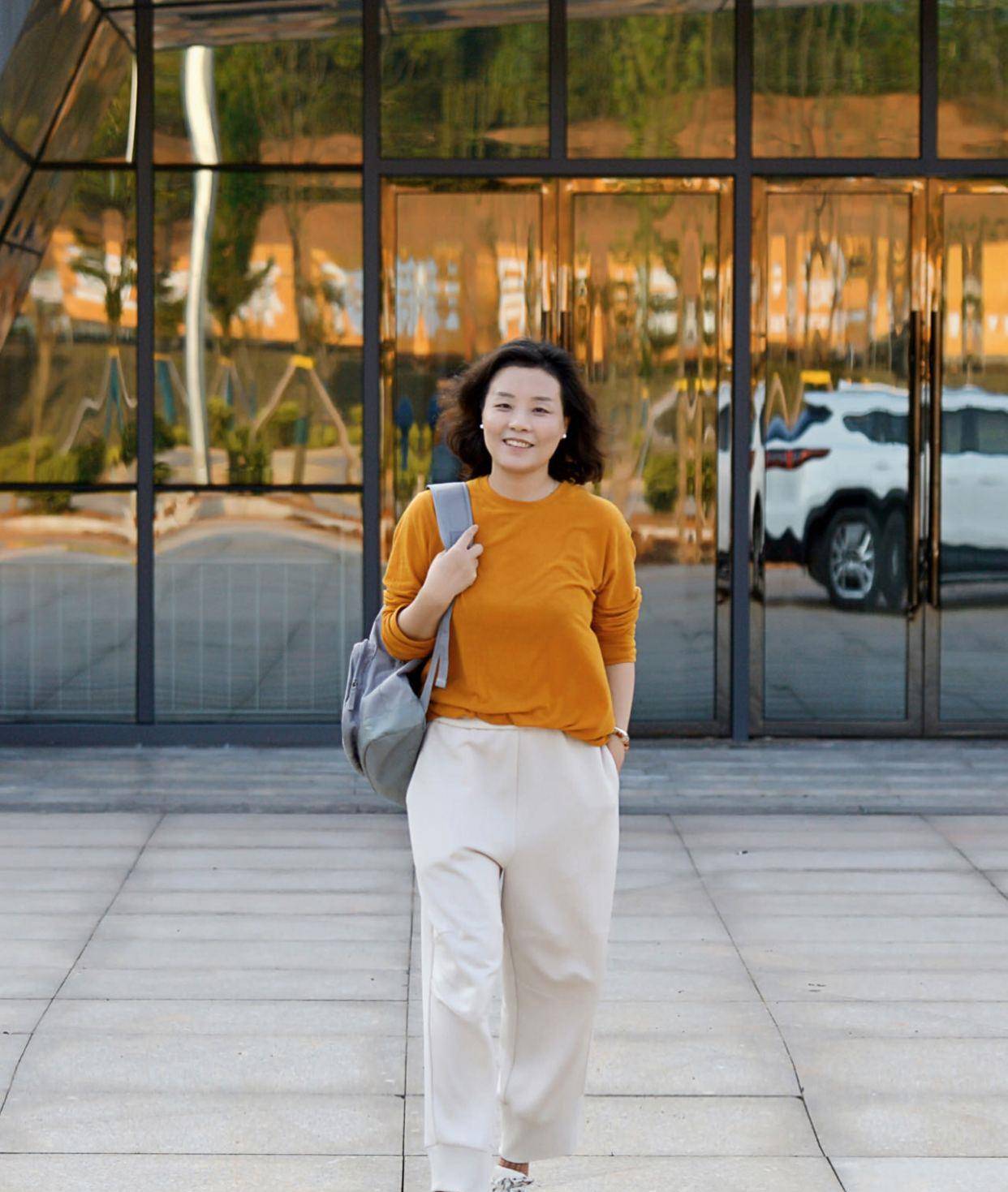 下半身|“微胖大妈”怎么穿好看?这位60岁博主的穿搭超有范,显瘦又减龄