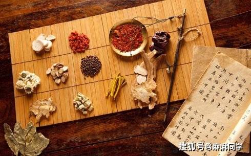 症状|【麻塘中医】四肢酸痛无力，警惕多发性肌炎!