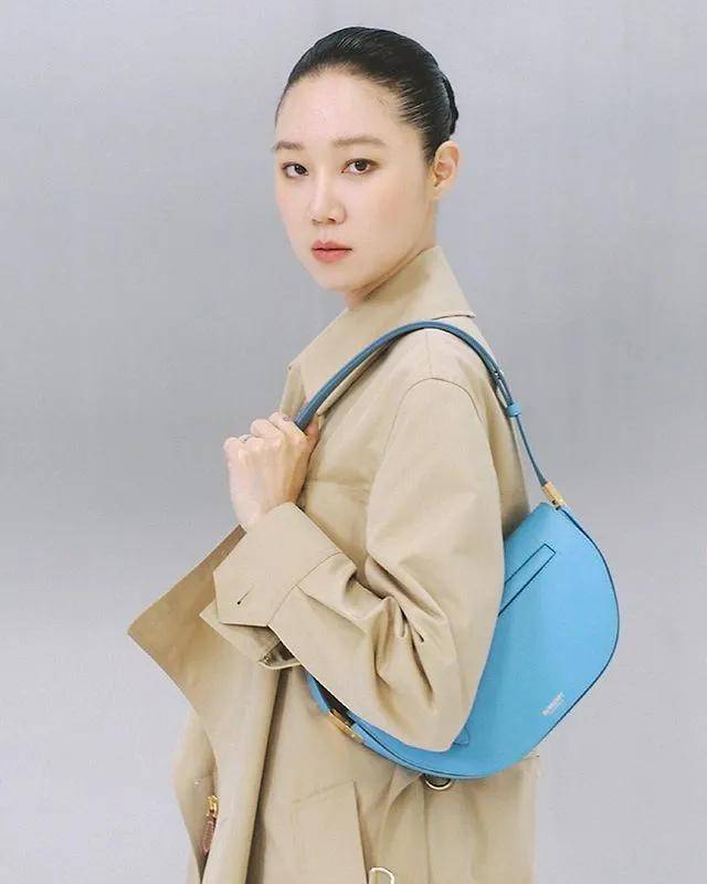 发型|她当了25年亚洲女神，换了个发型却让滤镜碎一地！