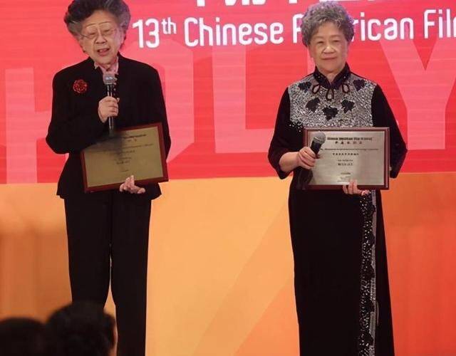 面料|86岁陶玉玲老得优雅，穿一身旗袍端庄大气，活出奶奶辈想要的精致