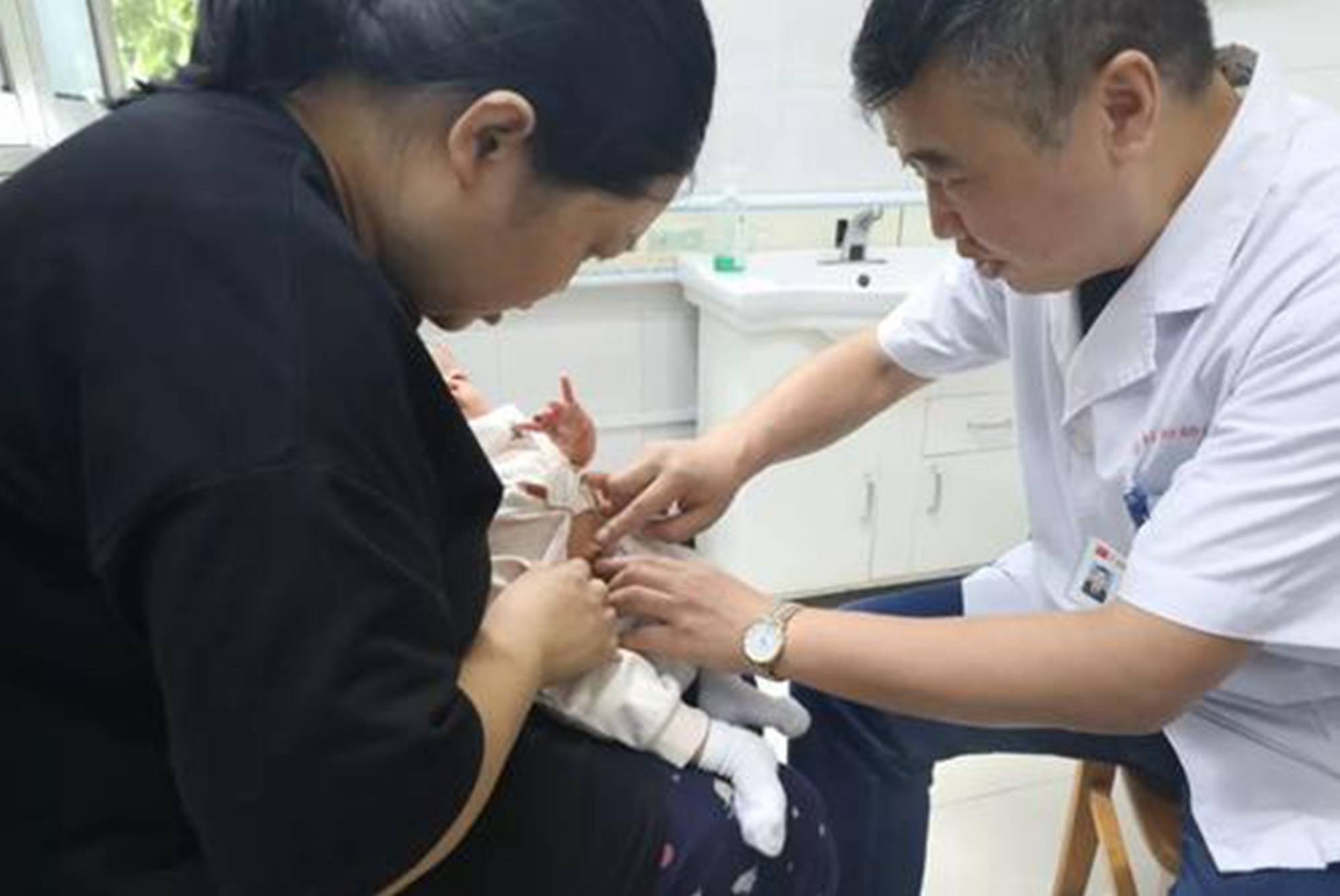 原创宝宝总红屁股不见好新手宝妈们别着急了三招教你解决宝宝痛苦