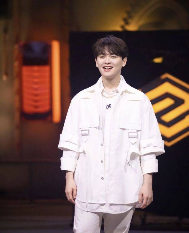 易姐|在吗,你喜欢什么类型的黑怕男孩?