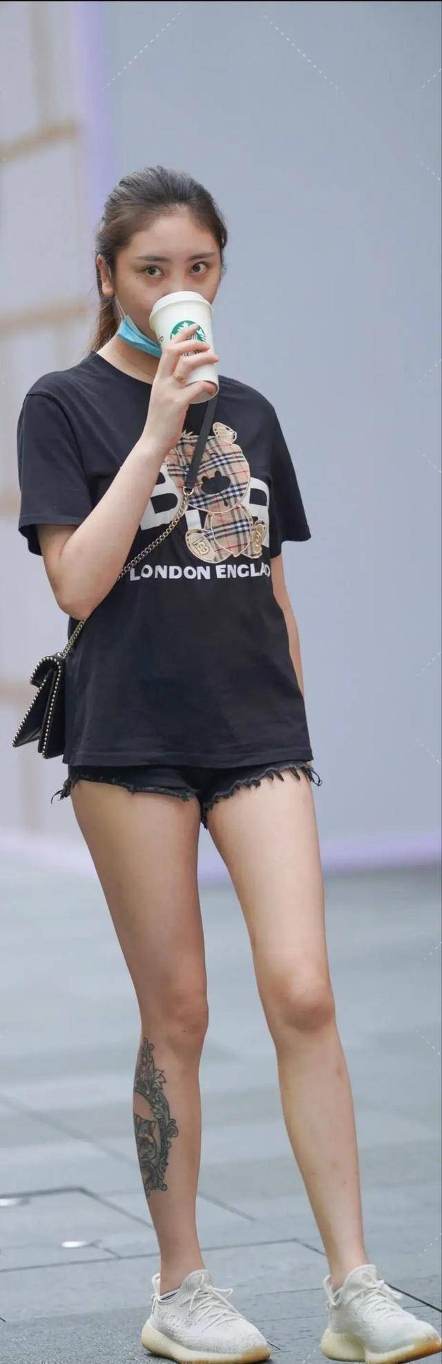 酷酷|酷酷装扮的打底裤充满青春的时尚活力，时尚雅致又清爽，时尚休闲