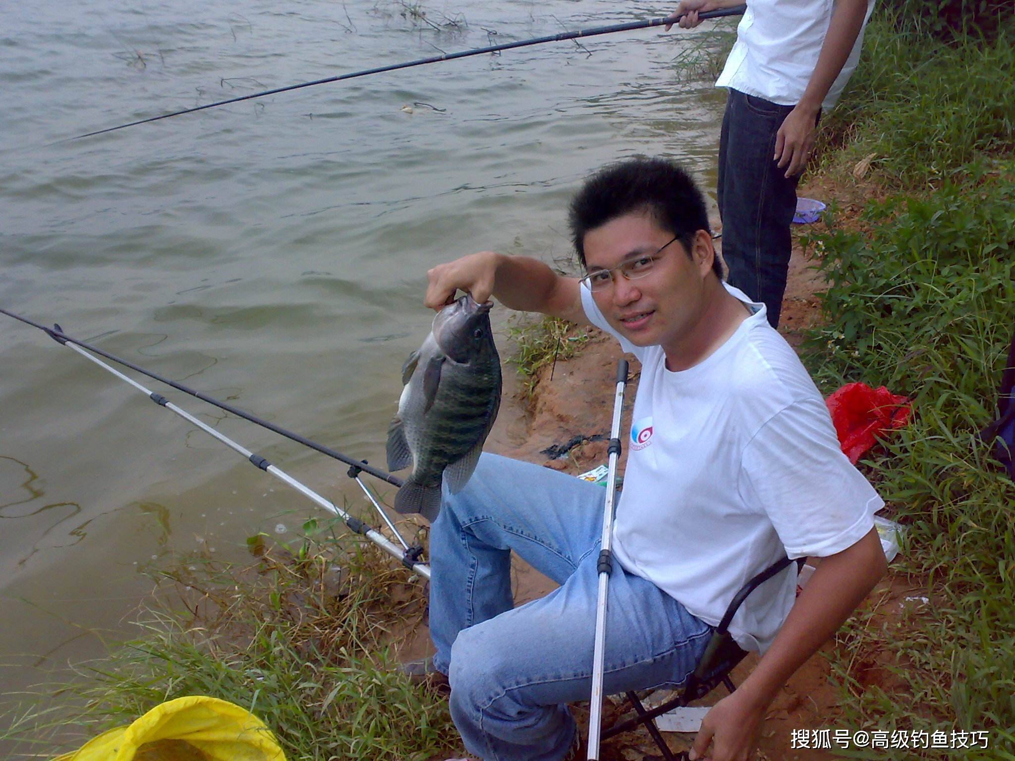 钓水面鱼用什么竿 aa81885ec952443babe6eca34e9423a5.jpeg