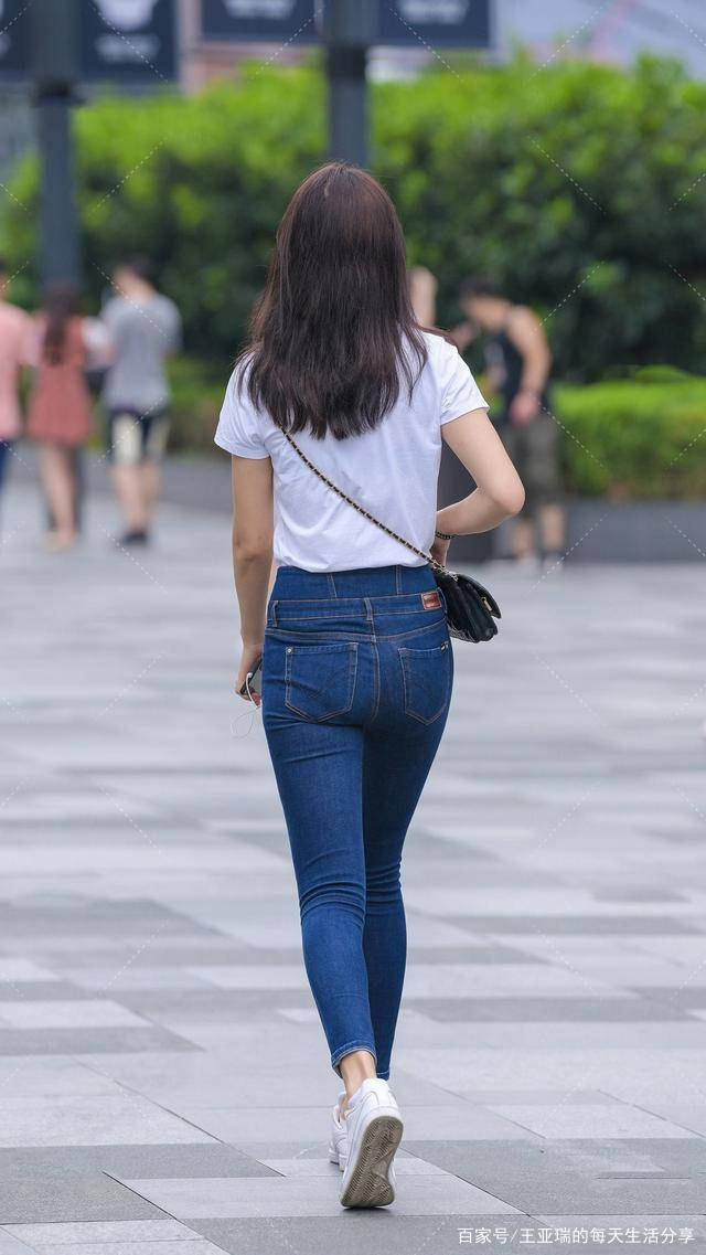 水印|低腰裤+水印衬衣，小姑娘这样穿，轻松做小腰裤